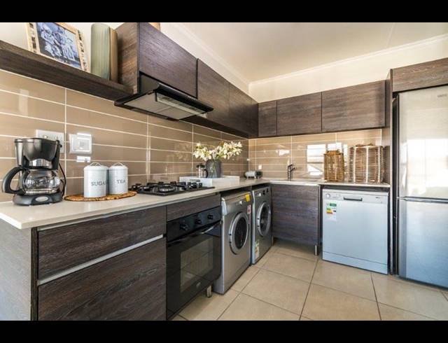 1 BEDROOM APARTMENT FOR SALE IN OLIVEDALE
